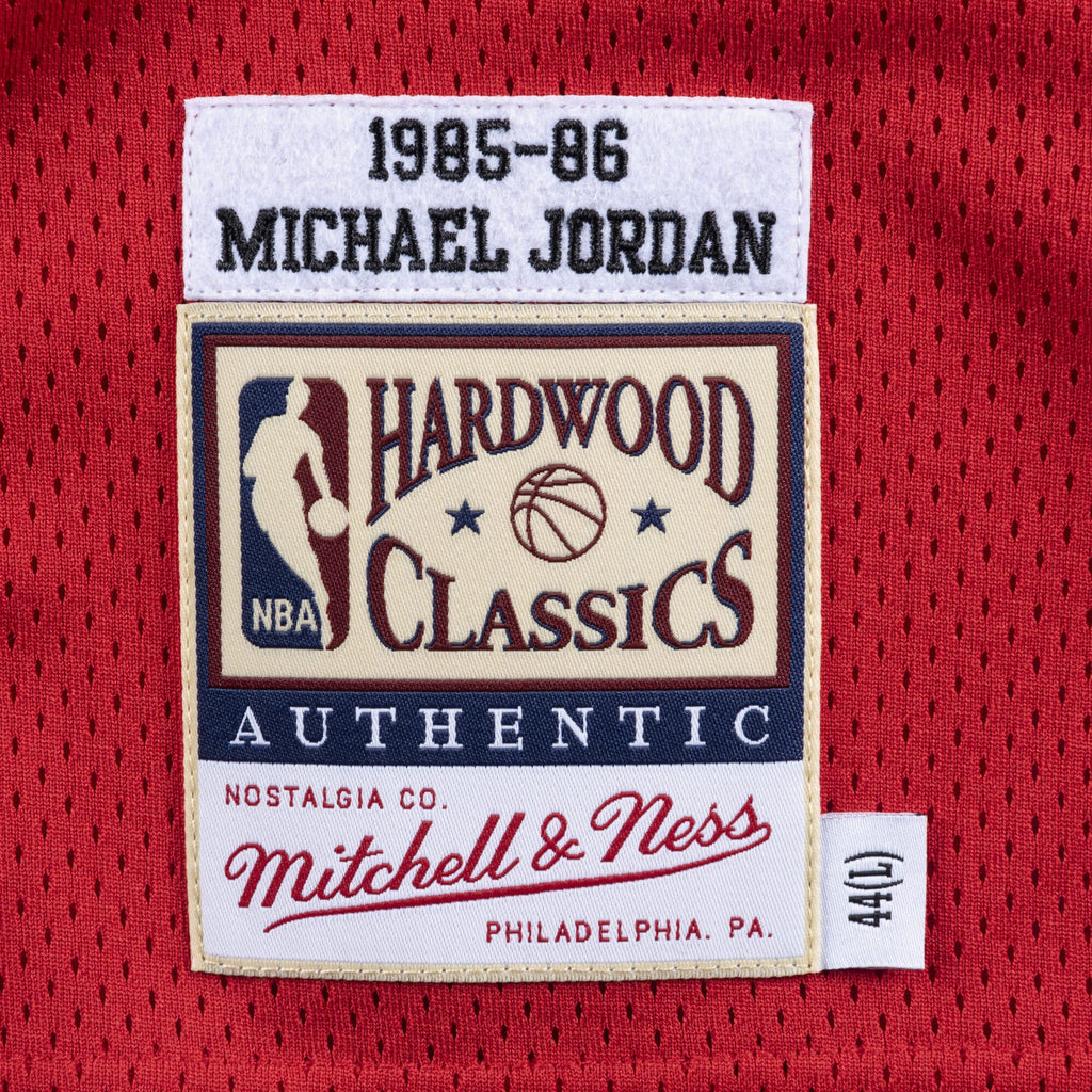 Chicago Bulls Mitchell & Ness Authentic Jersey Michael Jordan 1984-85